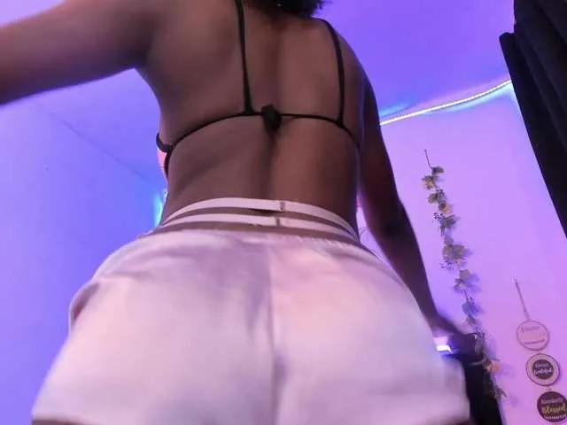 AkariRosetti from BongaCams
