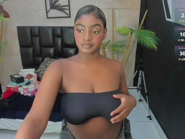 Alanabonny from BongaCams