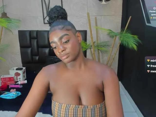 Alanabonny from BongaCams