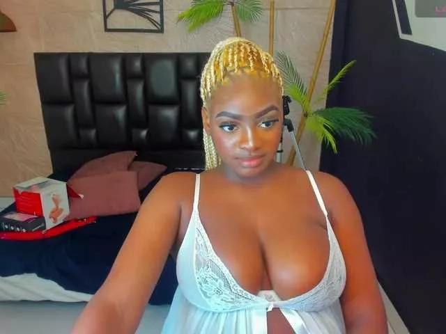 Alanabonny from BongaCams