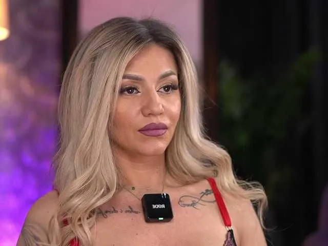 AlmaVelia from BongaCams