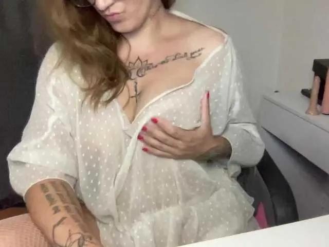 AmallyaHot from BongaCams