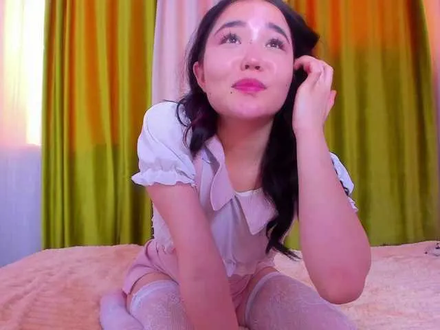 Dollyiaa from BongaCams