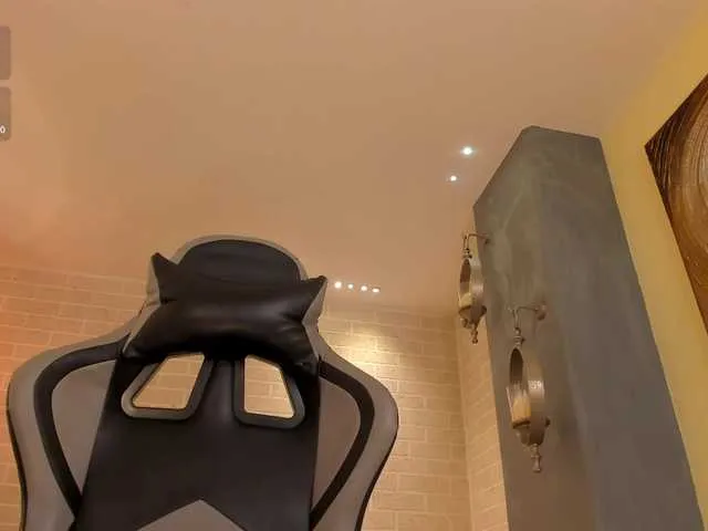 EllaClark from BongaCams