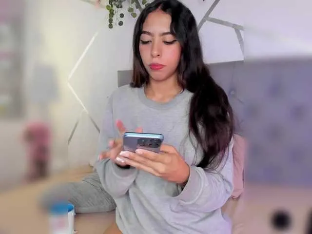 EMMAAA-STOONEE from BongaCams