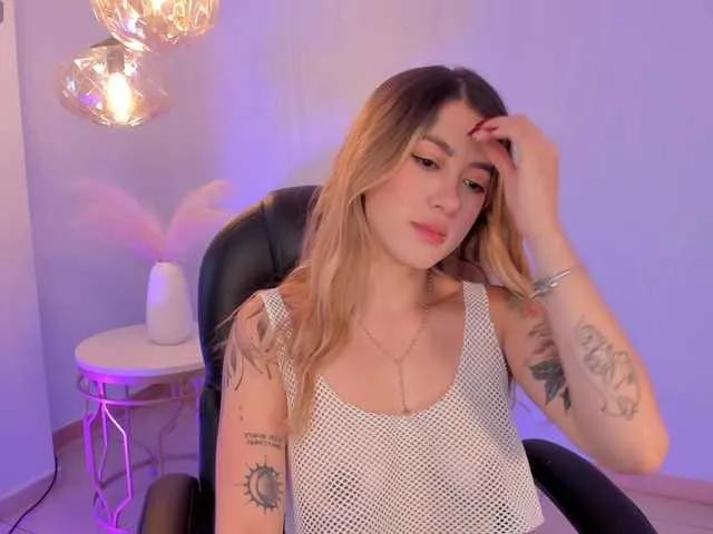 EveBenson from BongaCams