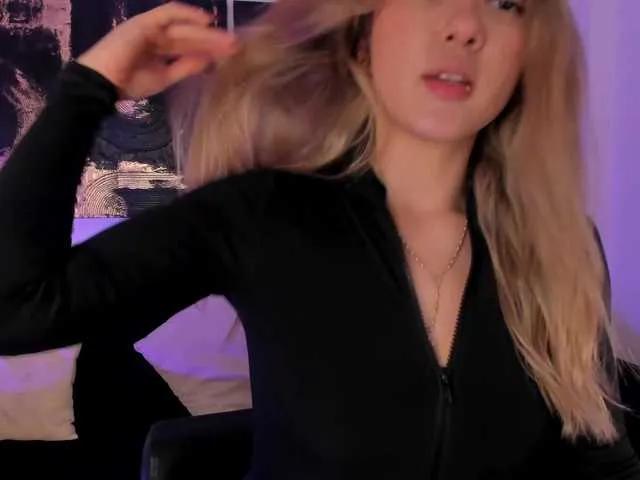 EveBenson from BongaCams