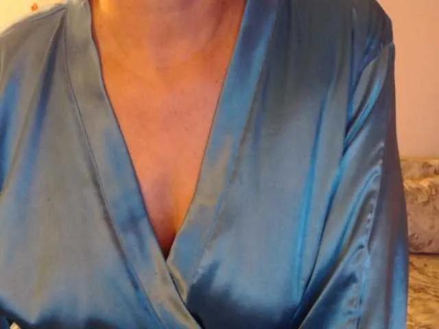 GoodSnowQueen from BongaCams