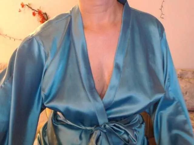 GoodSnowQueen from BongaCams