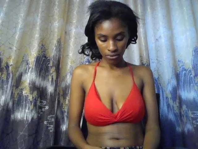 HappyLoverxo from BongaCams