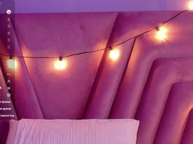 Innocenthazel from BongaCams