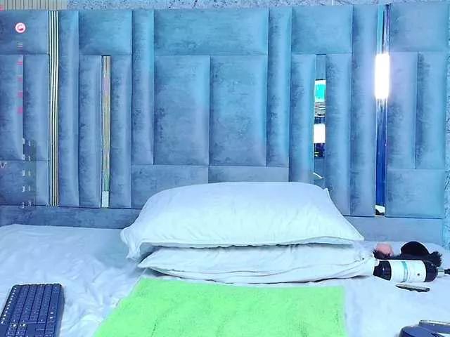 Innocenthazel from BongaCams