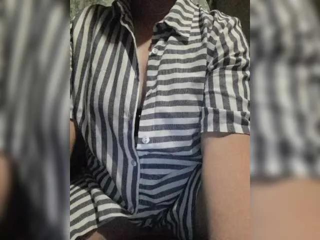 Iriska2025 from BongaCams