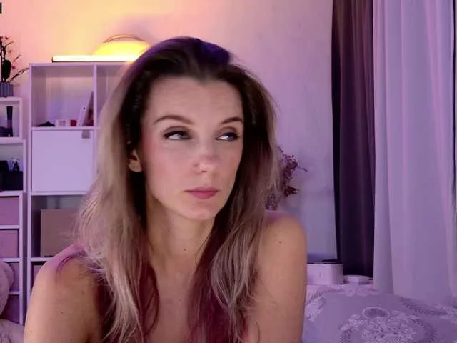 Karamelsw from BongaCams
