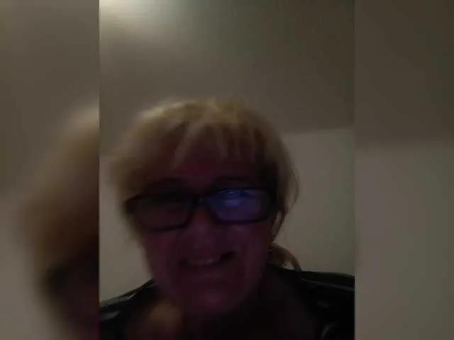 KASANDRABOLOSHKA from BongaCams