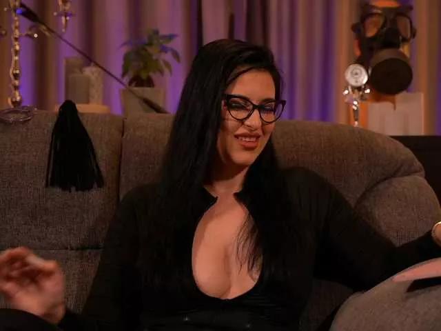 KellyKent from BongaCams