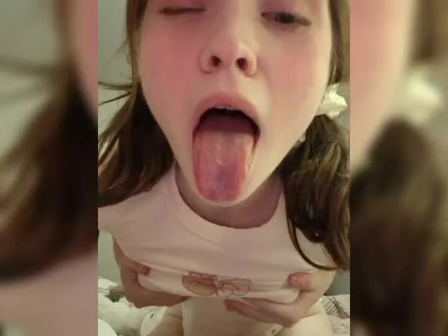 L1ttle-puppy from BongaCams