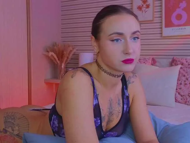 Lillii from BongaCams