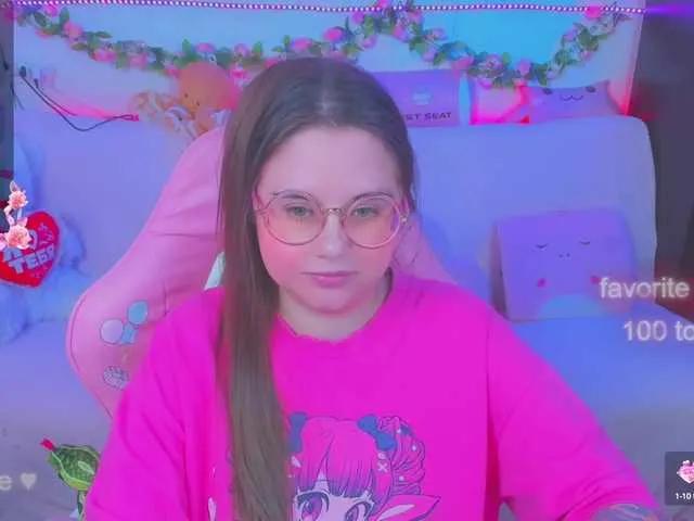 LittleKitsune from BongaCams
