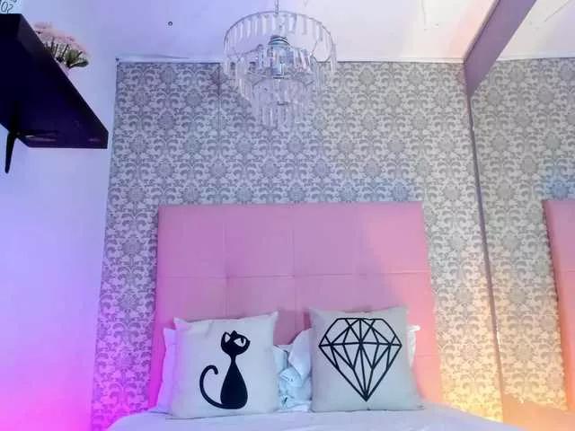 Maddy-Norton from BongaCams