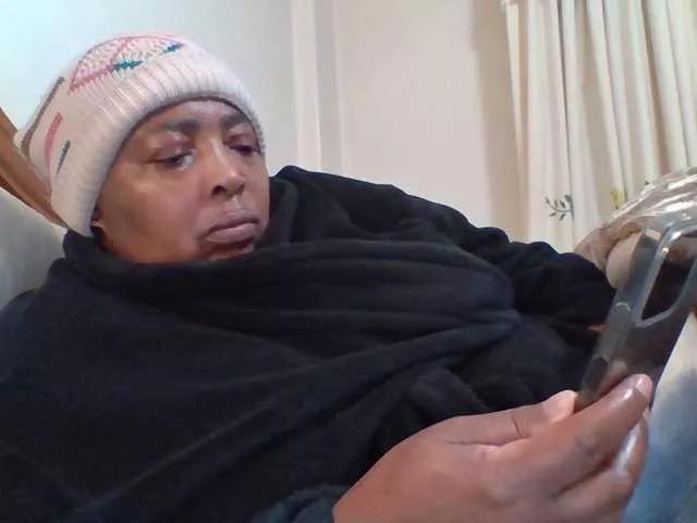 Pussylips53 from BongaCams