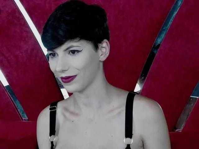 RoxxyRouge from BongaCams