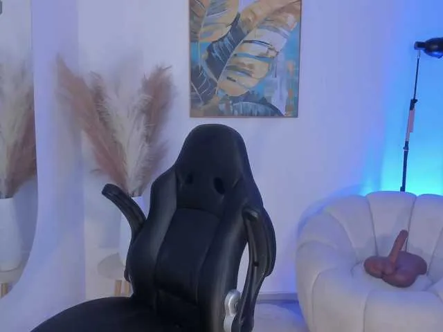 SaraWinstone1 from BongaCams