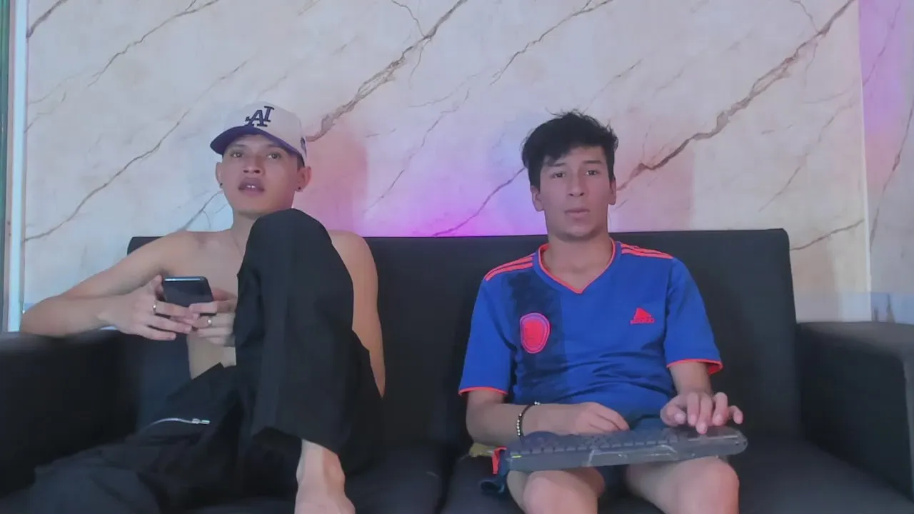 Addulth_friends from Cam4