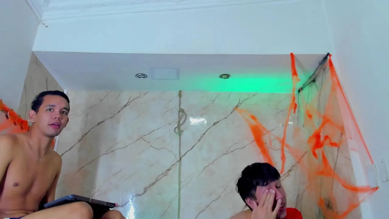 Addulth_friends from Cam4