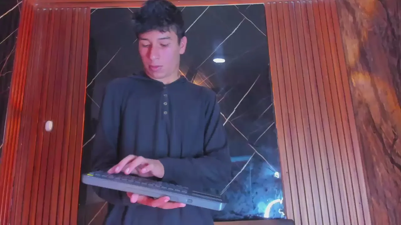 Addulth_friends from Cam4