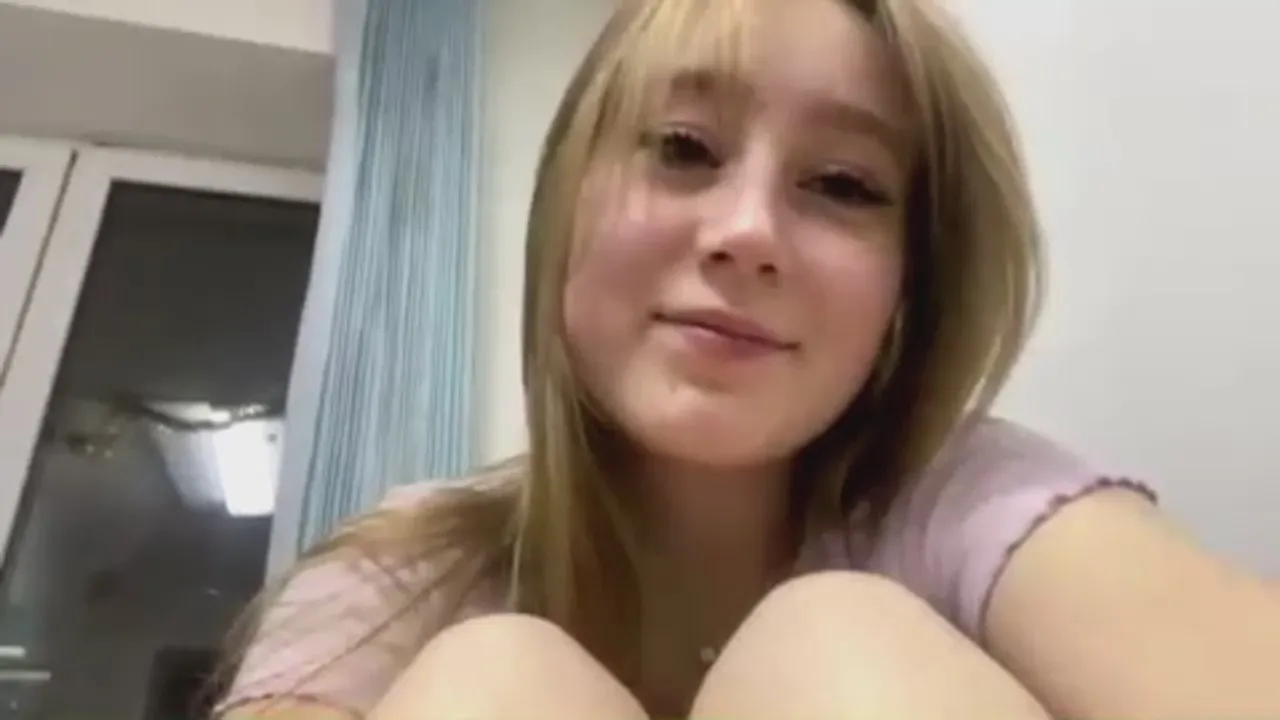 AlmaCastillo from Cam4