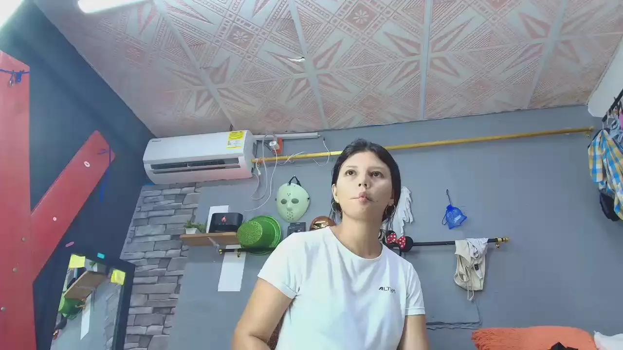 Amara_roll01 from Cam4