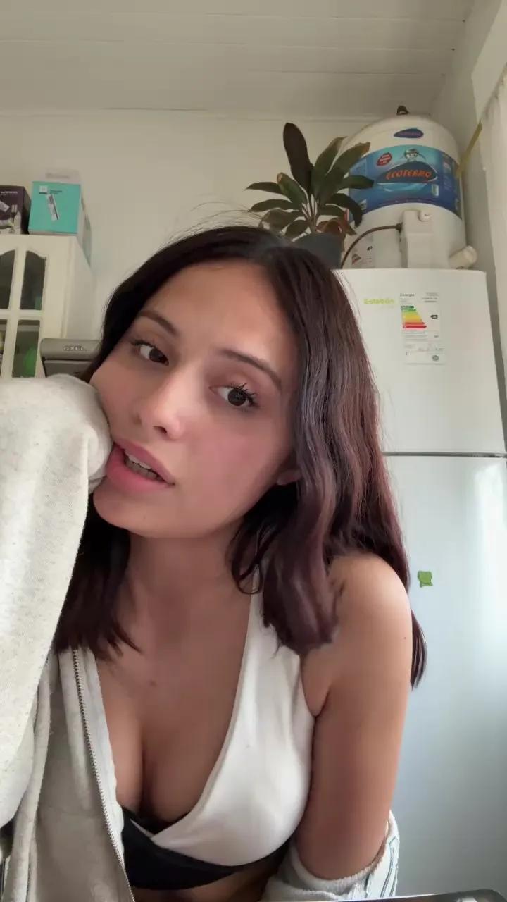 Babysweet699 from Cam4