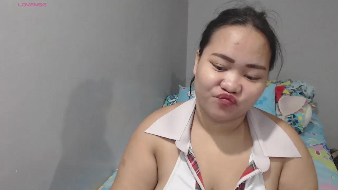 BubbleButtPinay from Cam4