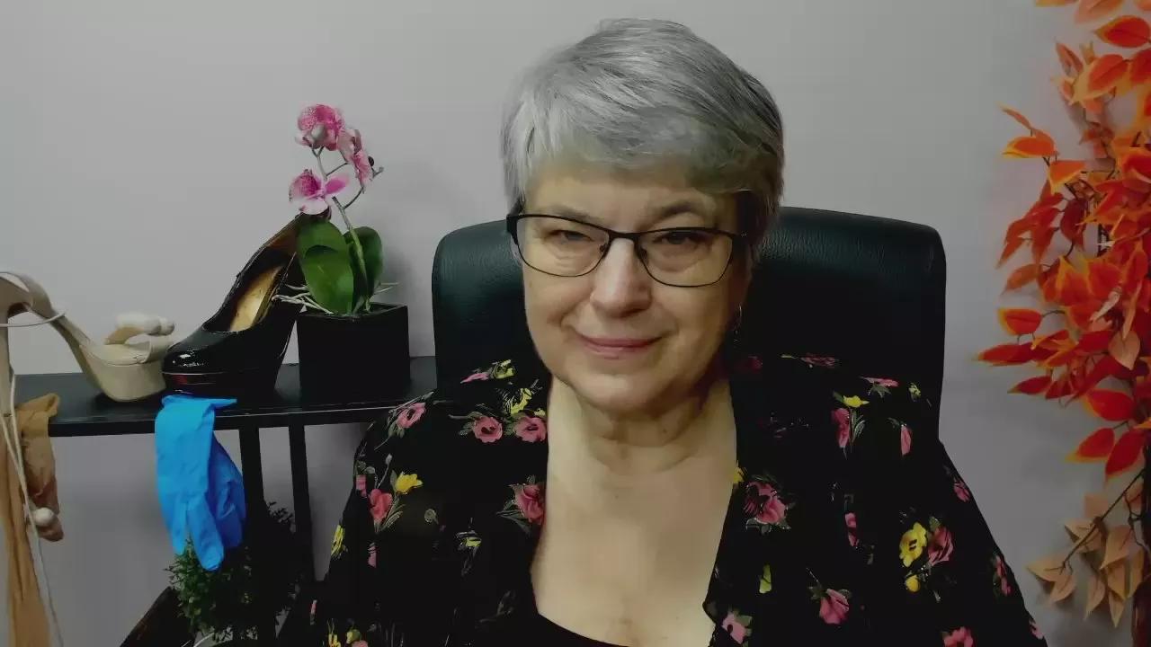 FemmeIRIS from Cam4