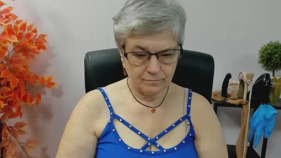 FemmeIRIS from Cam4