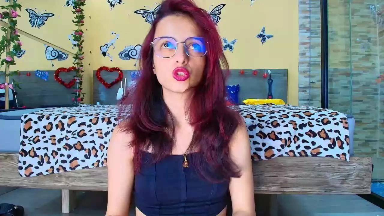 HottCandy21 from Cam4