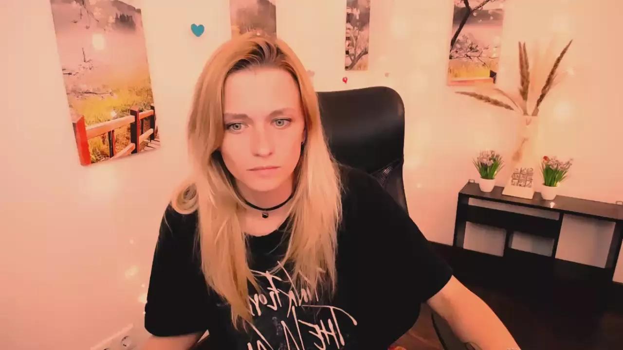 PeppyMia from Cam4