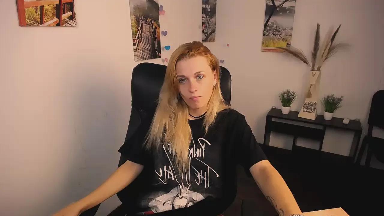 PeppyMia from Cam4