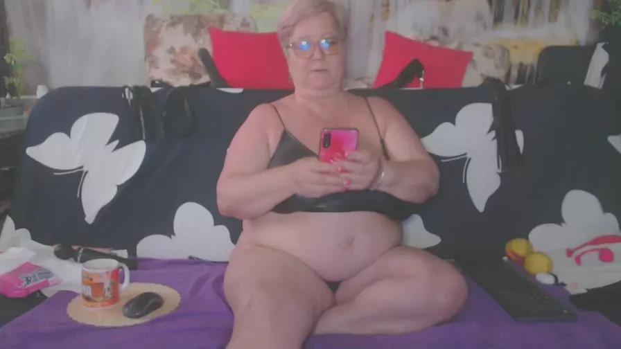 QueenPammy from Cam4
