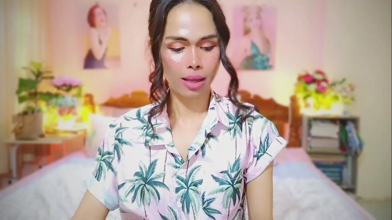 Ribbinpink from Cam4