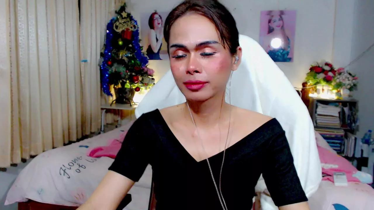 Ribbinpink from Cam4