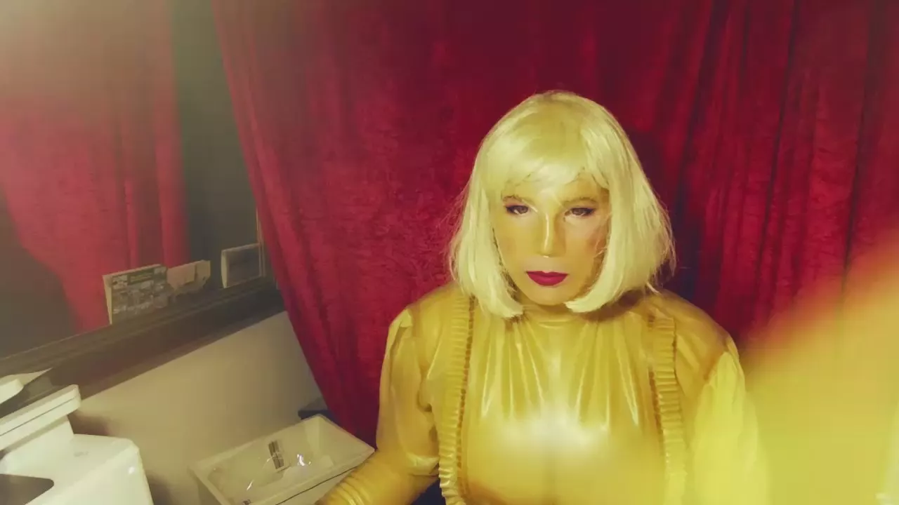 RubberCousin from Cam4