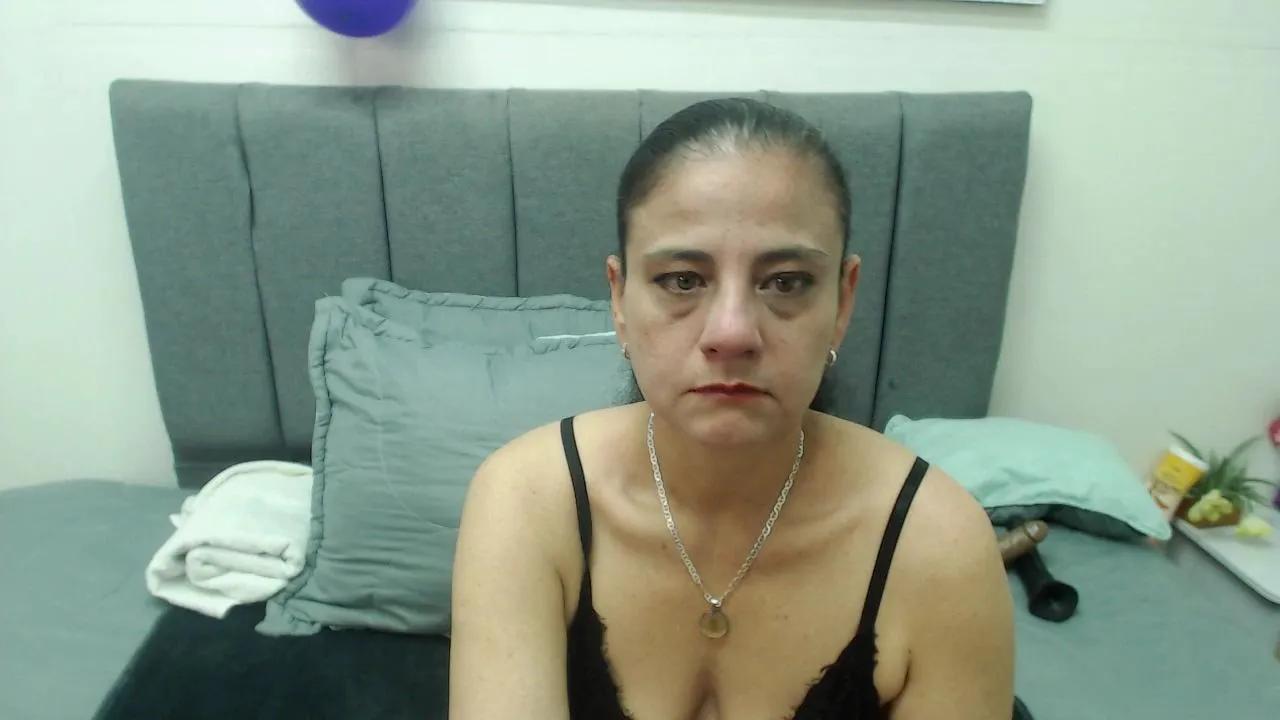 Sasi_luna from Cam4