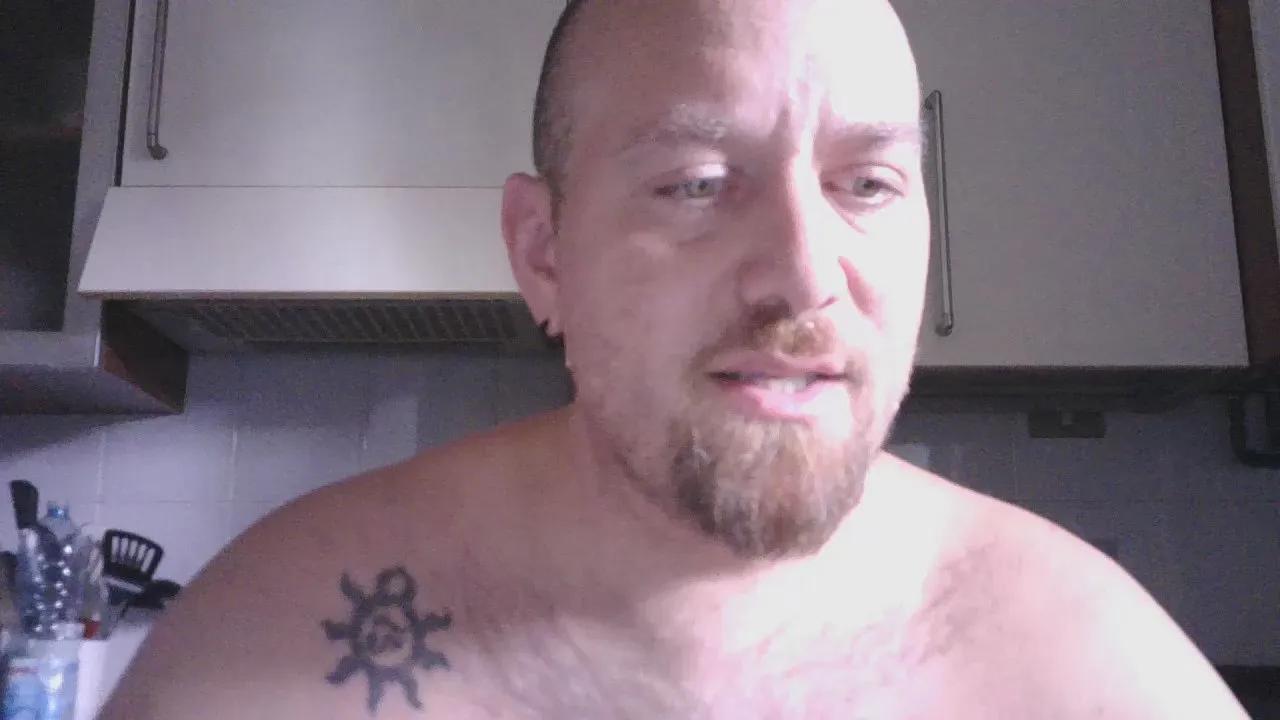 Sensee85 from Cam4