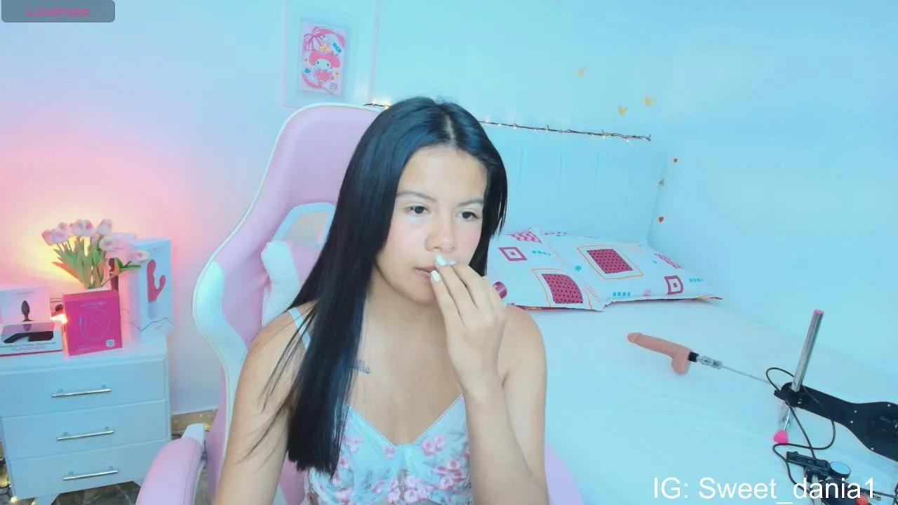 Sweet_dania_ from Cam4