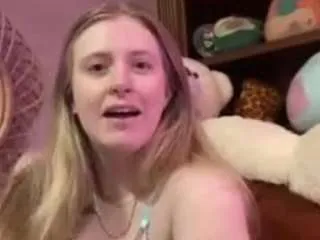 Bambiiblue333 from CamSoda