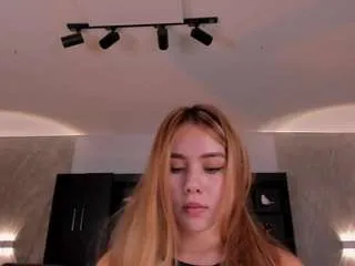 Conniehot from CamSoda