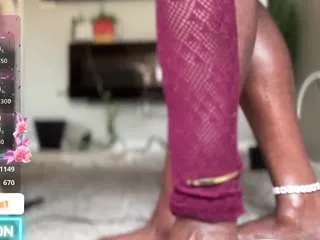 Essenceblaque from CamSoda