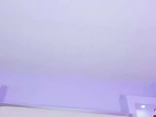 Helenaroos from CamSoda